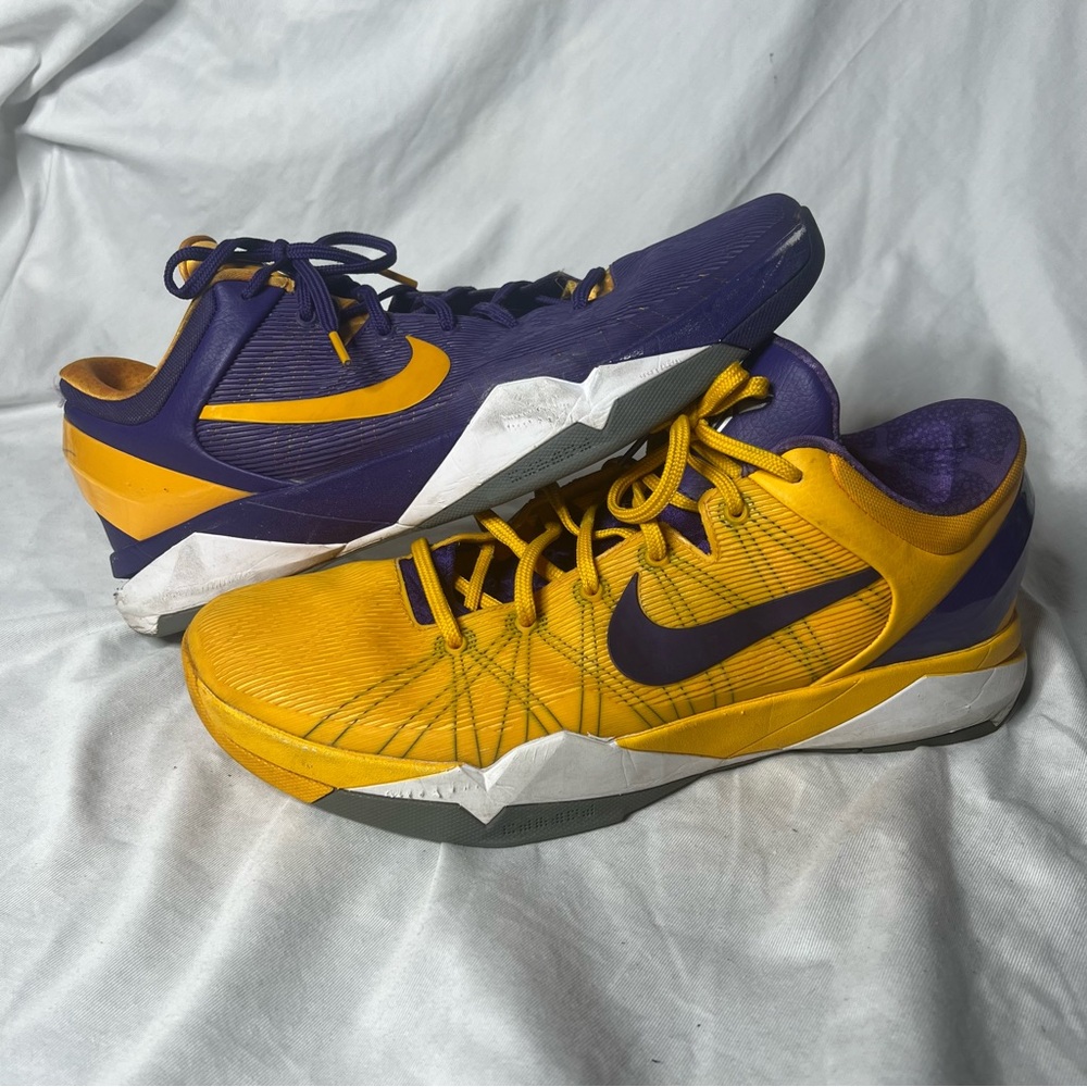 Size 15 Kobe 7 “Yin and Yang”
